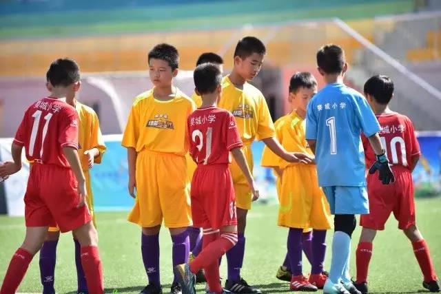 意甲-阿德利处子球吉鲁特奥破门 AC米兰3-1罗马